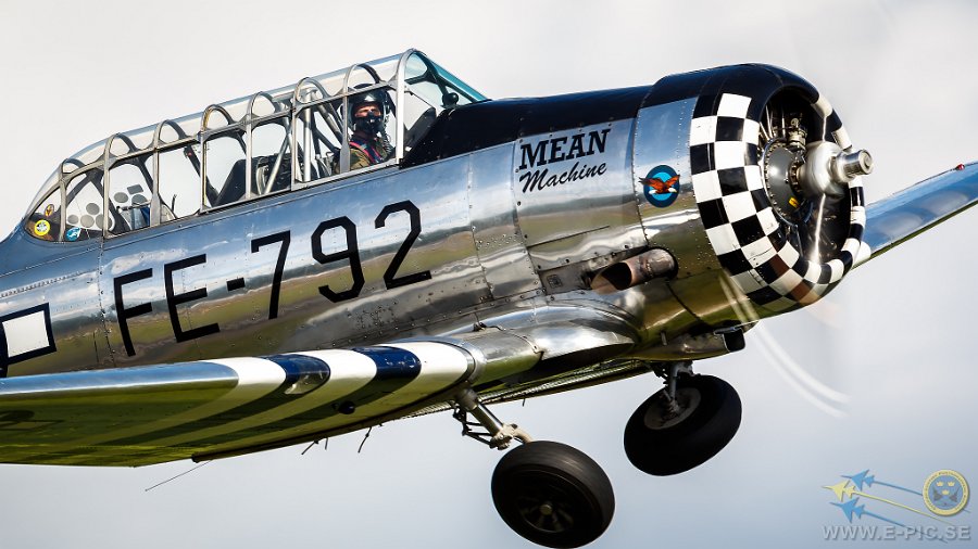 PEL-Team-16,-Noorduyn-Sk16A-(AT-16)-Harvard--Dala-Järna-2015-406-scr.jpg - Dala-Järna 2015